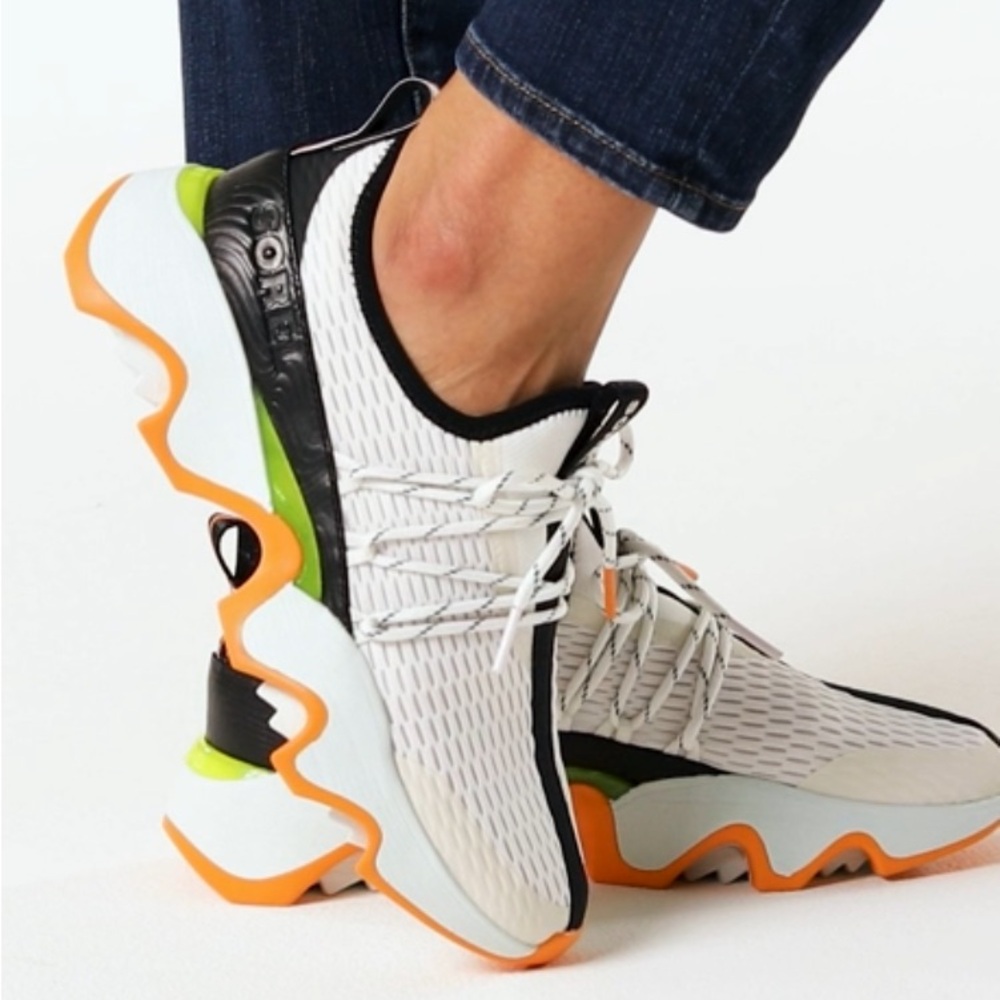 SOREL KINETIC IMPACT  II LACE Sea Salt-Koi SiIZE  8.5 Lightly Used